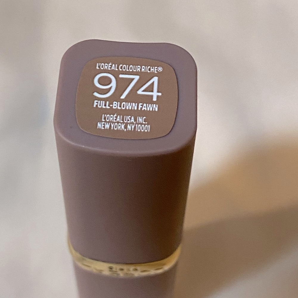 3/$21 L'Oreal Colour Riche Ultra Matte Lipstick - Picture 2 of 2